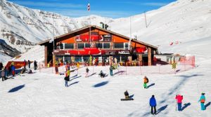 Dizin Ski Piste in Iran